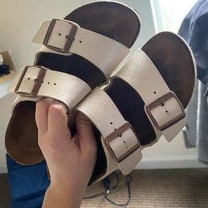 BIRKENSTOCKS LIGHT PINK SIZE 37 ( US 7)